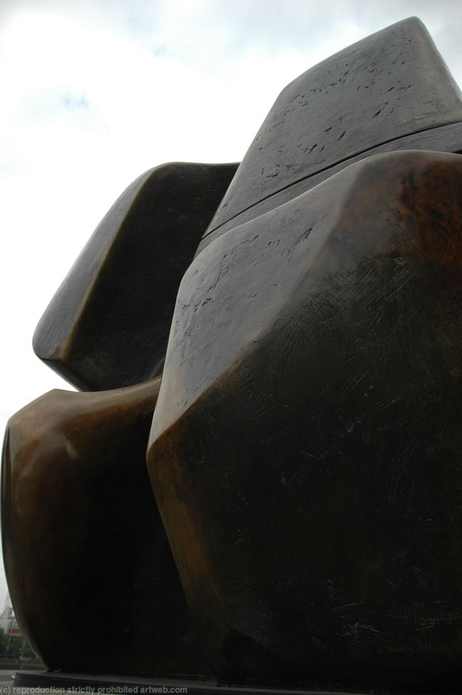 Henry Moore4