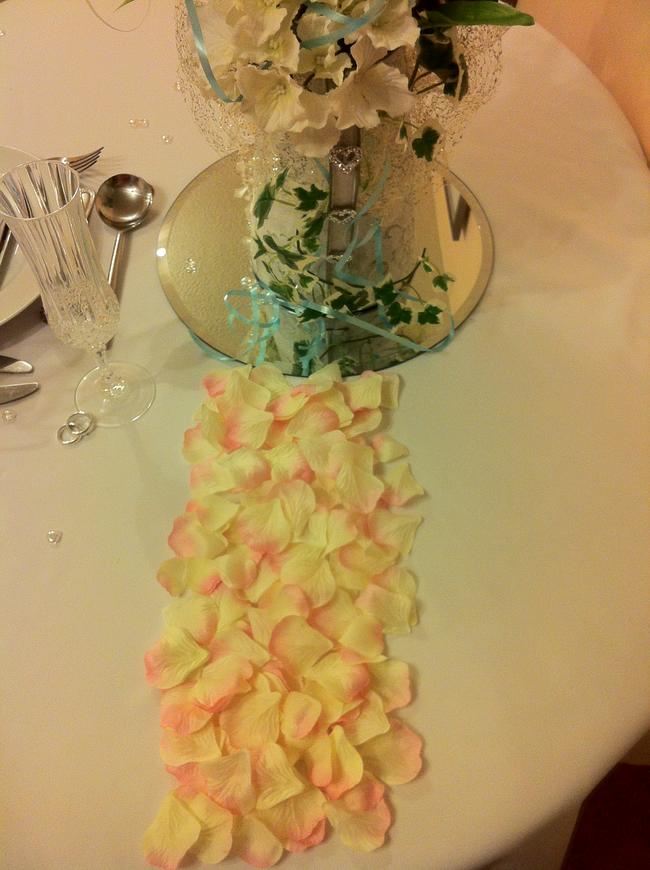 Table Runner (Petal Design)