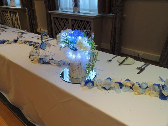 Table decorations (artificial flowers)
