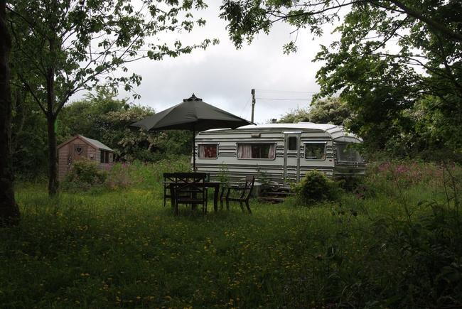 caravan-in-field