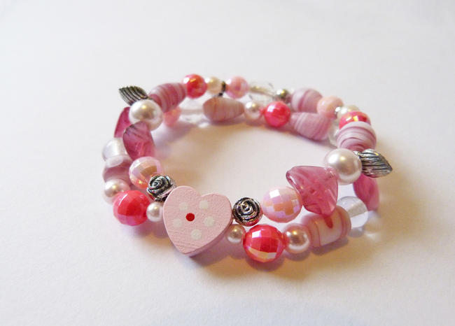 Children's bracelet with hearts and roses