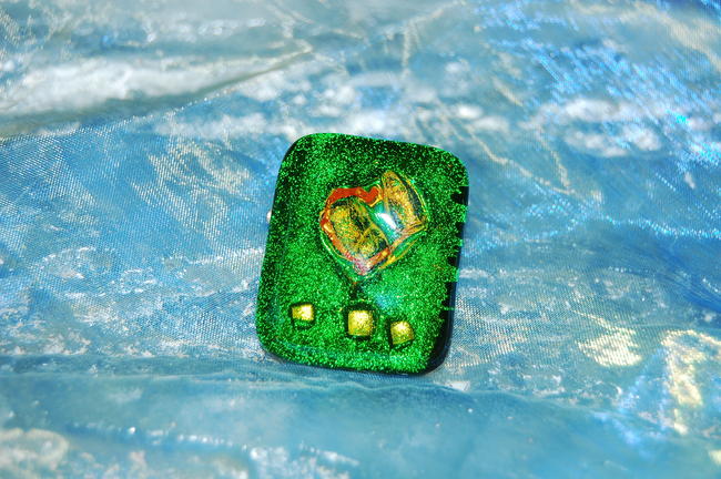 Glass Brooch Emerald Glitter