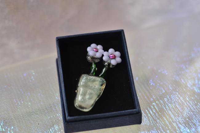 Pale Lilac Flower Pot Brooch
