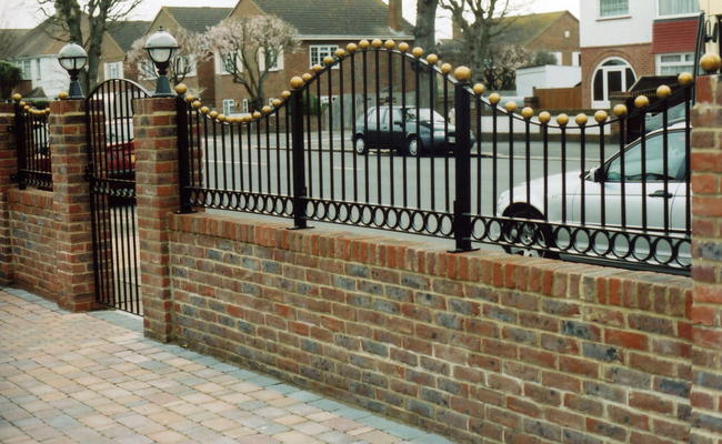 Bow Top Railings