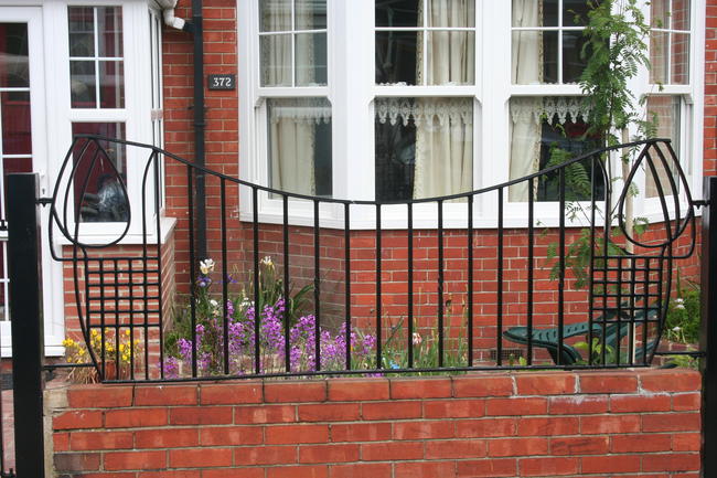 art deco railings gate