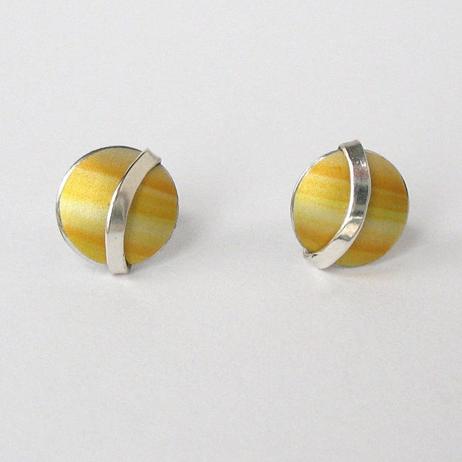 LN3 Dome stud earrings with silver curve in yellow