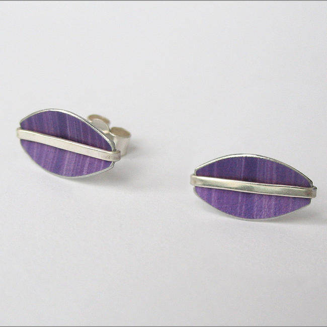 LN5 Oval stud earrings with silver line in purple