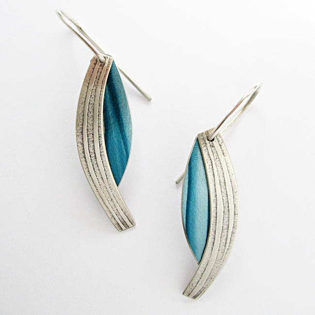 WG3 Milled silver with petrol blue aluminium drop earrings
