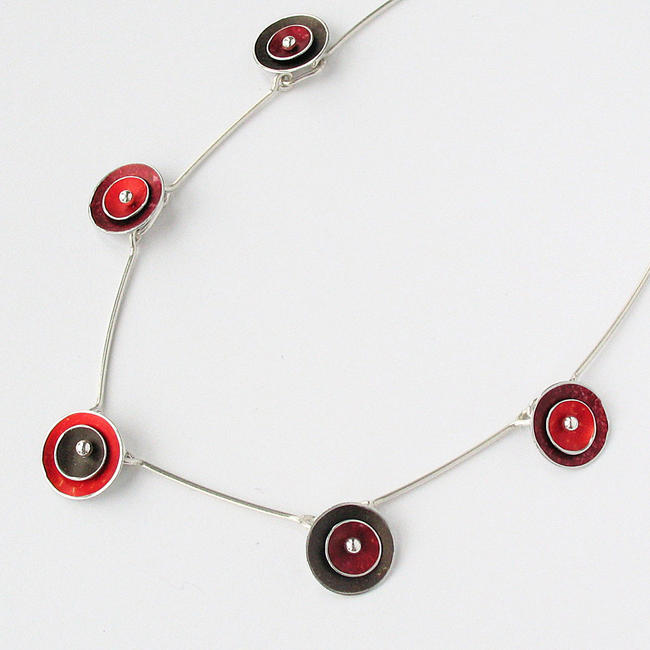 CD4 Double concave disc necklace in red/burgundy/brown
