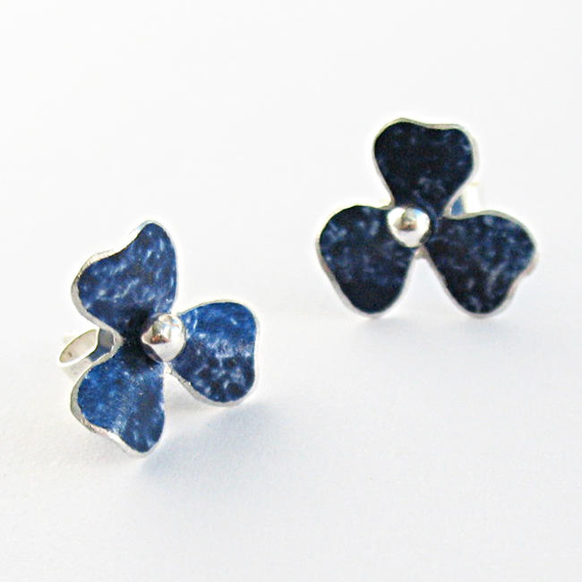 RS1 Trefoil stud earrings in indigo