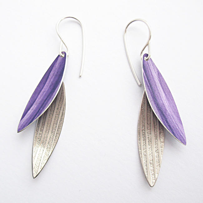LC7 Two leaf earrings in purple and milled silver