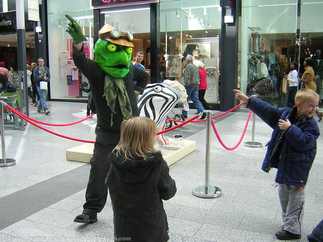 Mr Toad dances J.Travolta