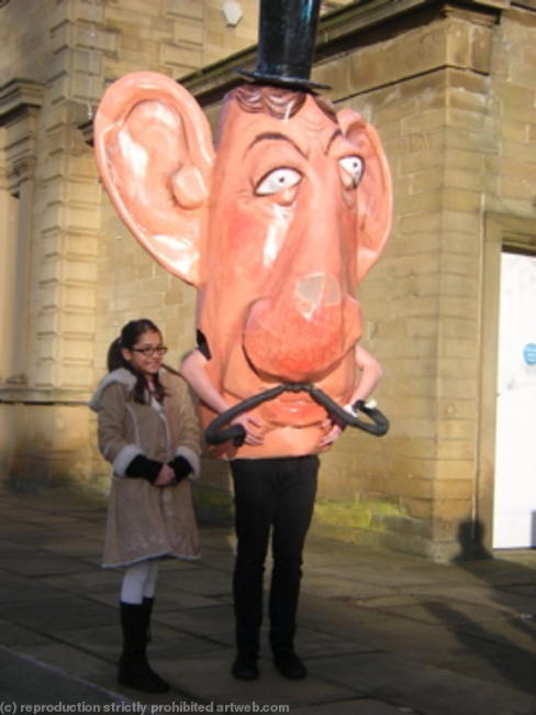 Mr Wingnut- funnyface bighead