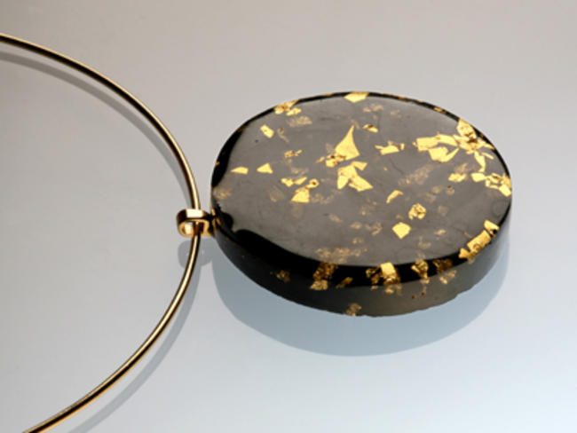 Black glass flecked with 23.5ct gold necklace