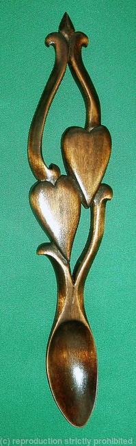 A38 (Dark) Hearts set in stylised vine