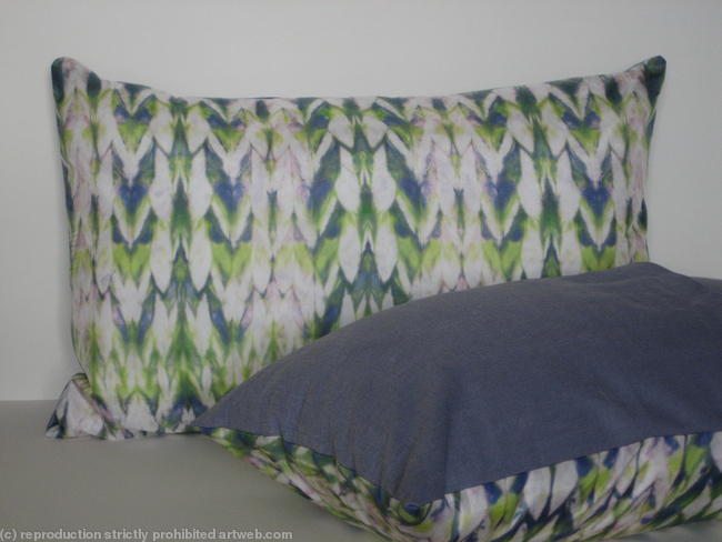 cushion item 2727 2 in stock