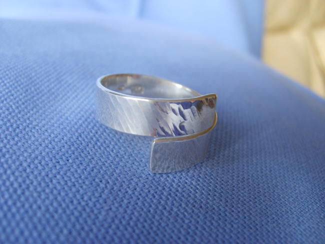 Diagonal cross-over ring