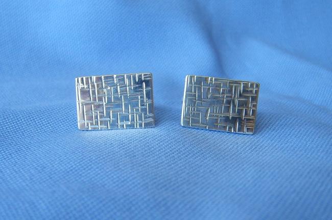Cross-hatch cufflinks