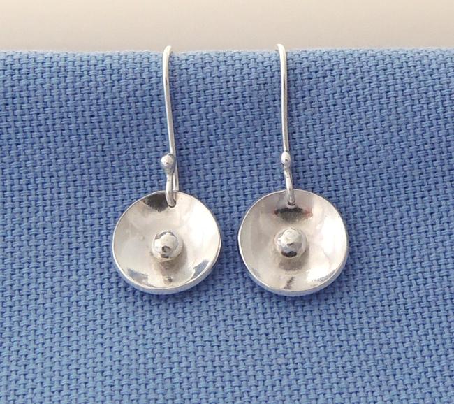 Round drop earrings