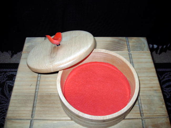 LIDDED BOWL 2