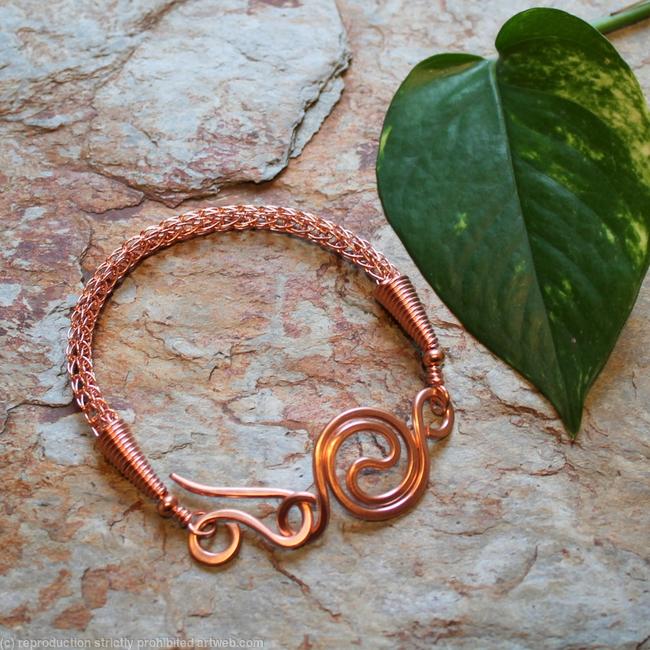 Viking knit bracelet with Spiral link - Copper wire - 5 loop 8 1/2 inch
