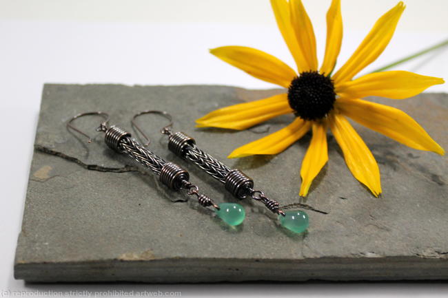 Viking knit Droplet earrings - Copper with Green Agate