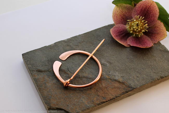 Penannular Brooch - Smooth Shiney Copper - large