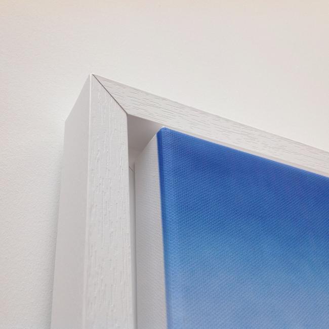 Corner detail floating frame