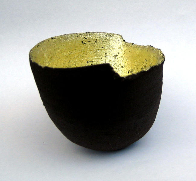 Claire Palastanga - Ceramic and gold leaf