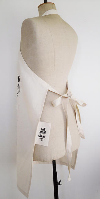 Apron left side including label
