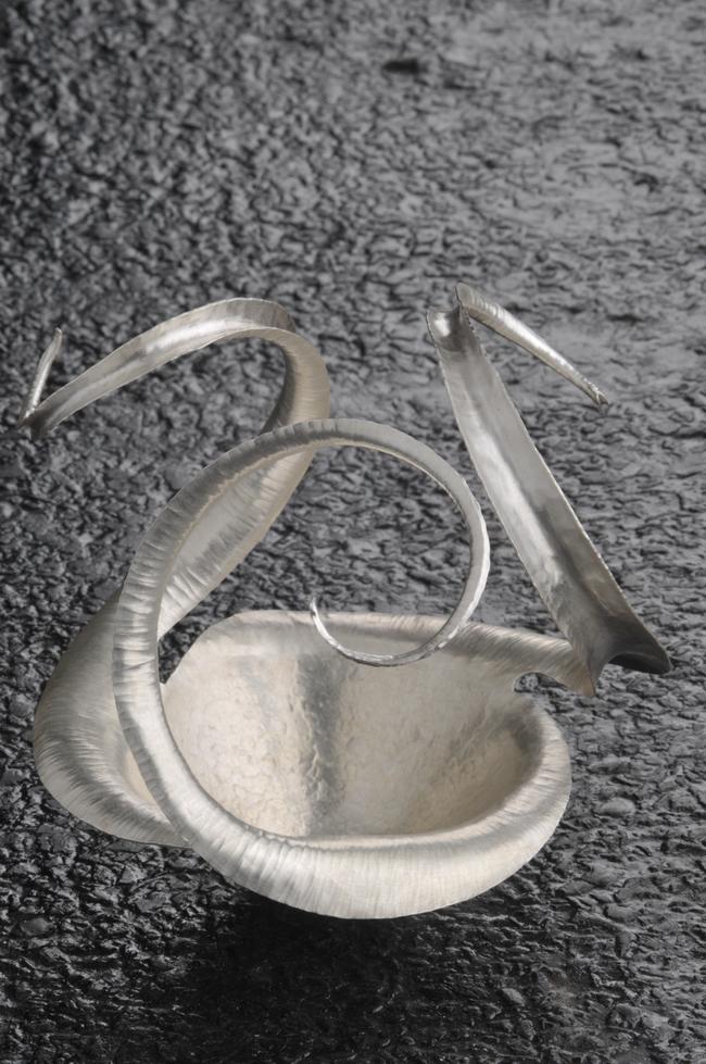 Three-armed bowl