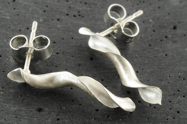 Long barleysugar studs