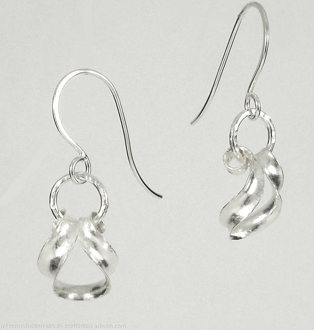 Whorl drop earrings