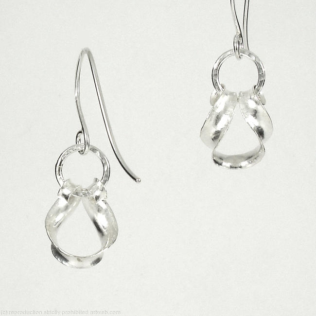 Whorl drop earrings