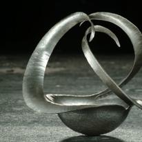 Spiral 3-arm bowl