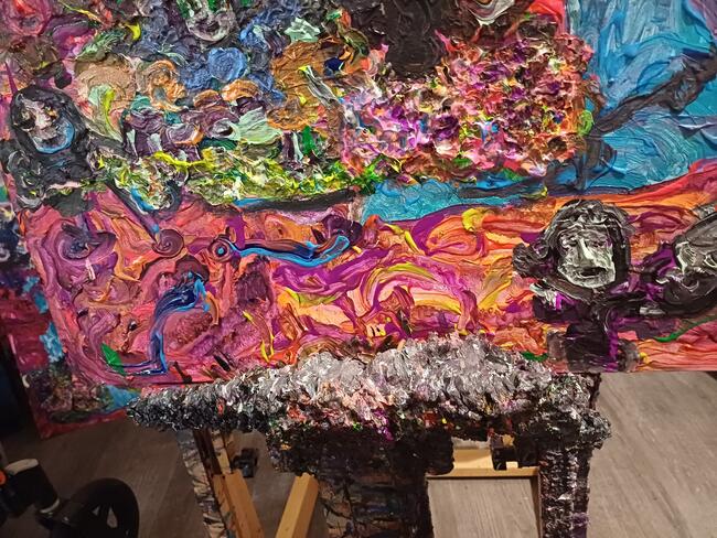 Bottom rite Suede singer hides beneathee rushhh