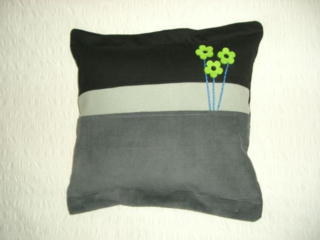 Mini flower applique cushion