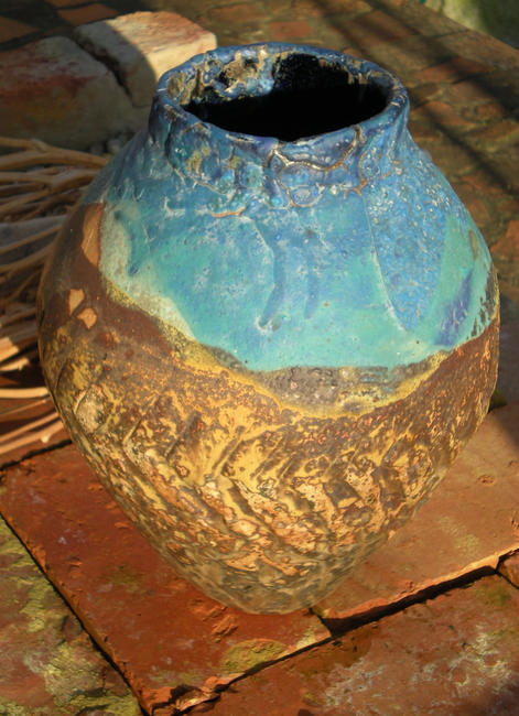 stoneware vessel 10