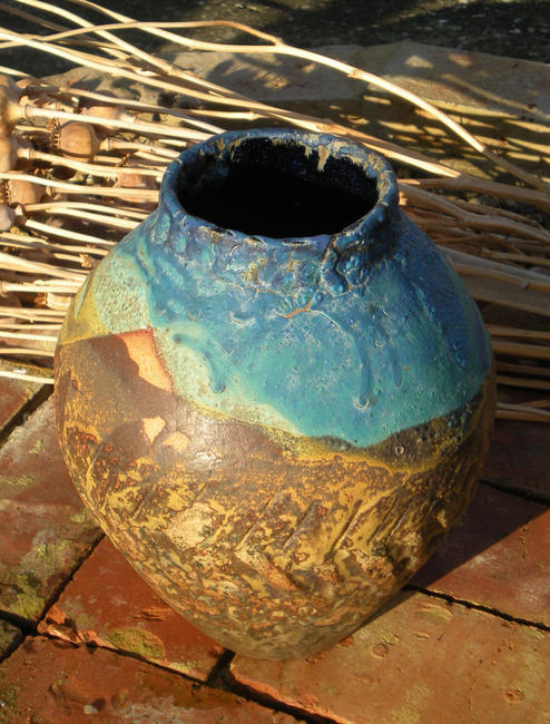 stoneware vessel 10