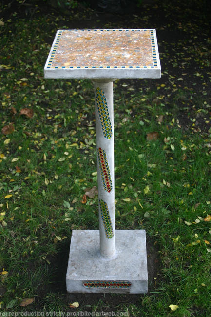 Monreale Bird Table