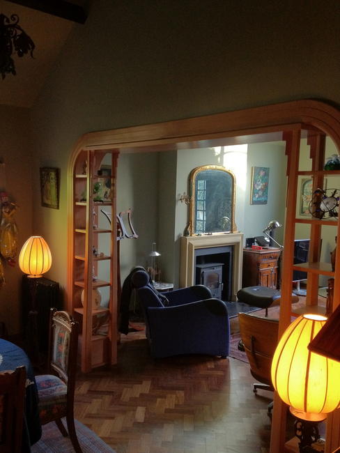 Solid pearwood room dividing structure