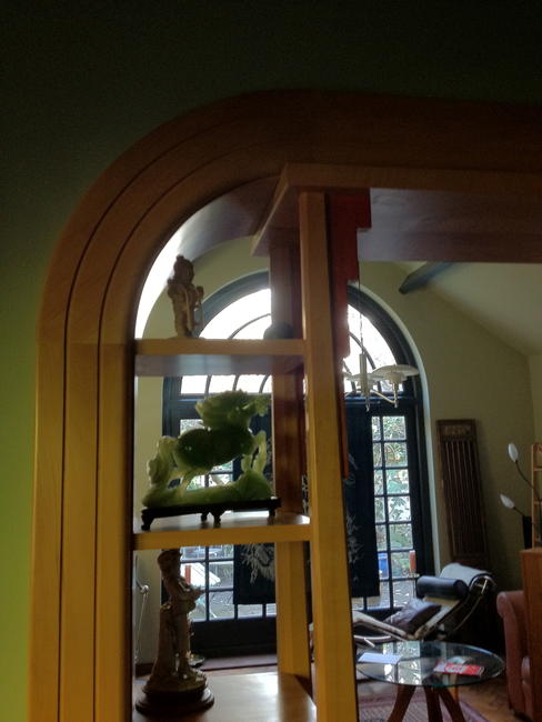 Solid pearwood room dividing structure