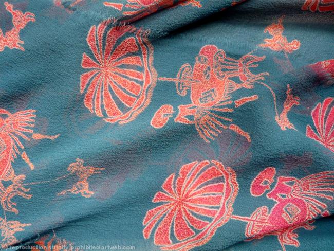 detail blue and red paris ladies print