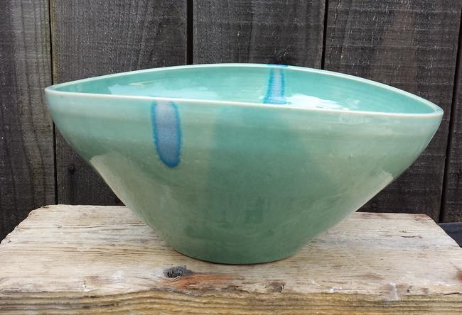 wave bowl, glass detail