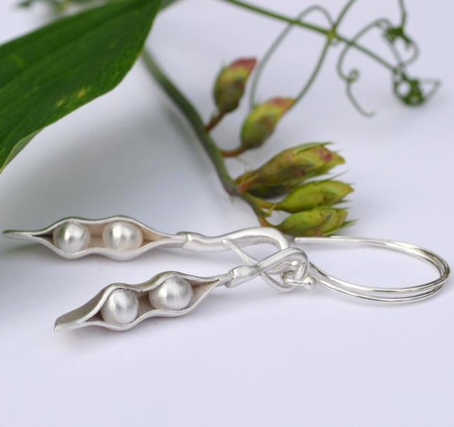 Silver pea pod earrings
