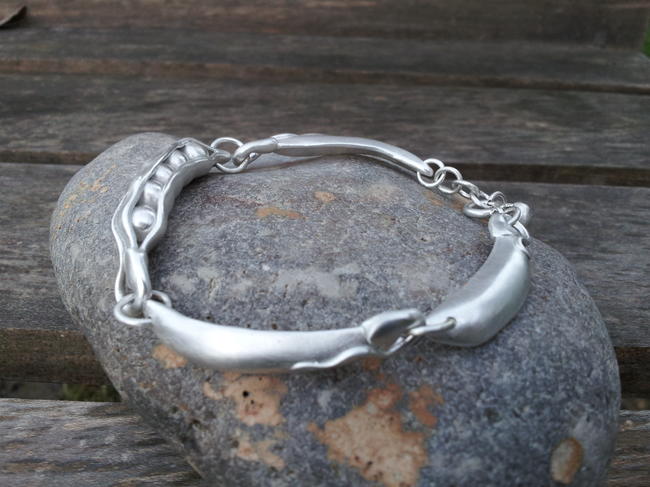 Pure silver peapod bracelet