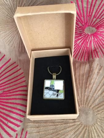 Small pendant with crackled glazed china