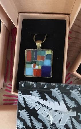 Medium sized pendant