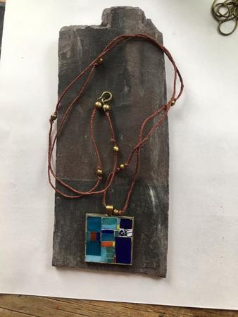 Medium size square with hemp