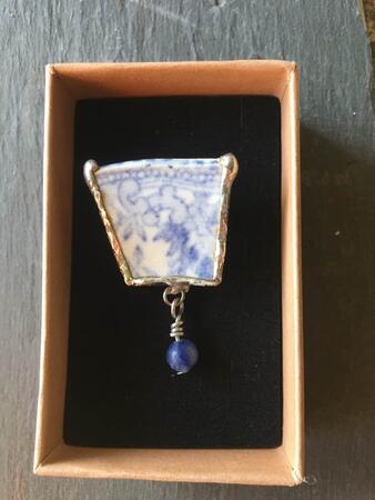 Solder brooch with vintage china